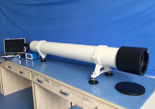 KFP-1600型平行光管